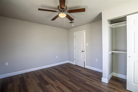 New construction Single-Family house 110 W Anderson Street, Weatherford, TX 76086 - photo 15 15