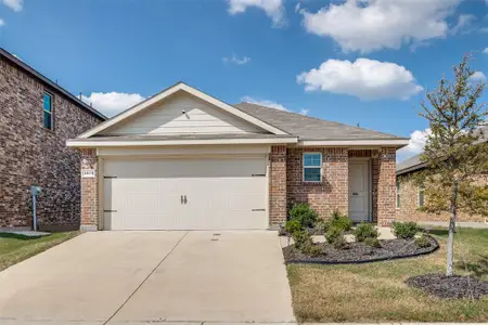 New construction Single-Family house 1075 Old Oaks Drive, Forney, TX 75126 - photo 0