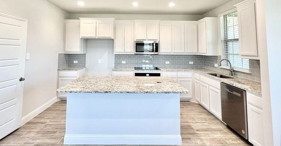 New construction Single-Family house 612 Sandiford Court, Mansfield, TX 76063 Brownwood- photo 8 8