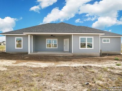 New construction Single-Family house 113 Pine Valley Dr, La Vernia, TX 78121 - photo 15 15