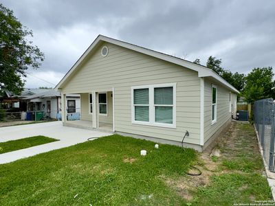 New construction Single-Family house 4618 Lark, San Antonio, TX 78228 - photo 0