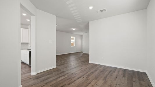 New construction Single-Family house 5725 Topwater Trail, Fort Worth, TX 76119 Orchard- photo 3 3
