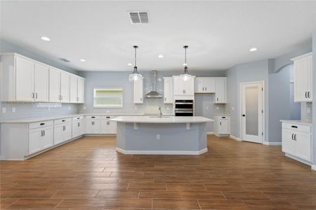 New construction Single-Family house 563 Via Bella Court, Howey-in-the-Hills, FL 34737 - photo 7 7