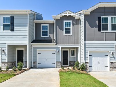 New construction Townhouse house Hutchinson Lane, Charlotte, NC 28216 - photo 0