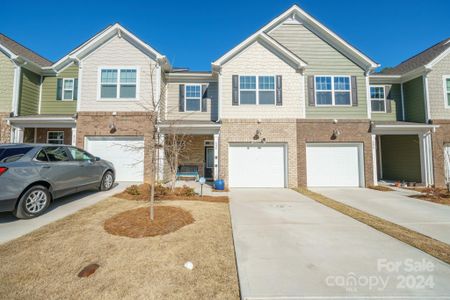 New construction Townhouse house 608 Rustic Path Lane, Fort Mill, SC 29708 - photo 0 0