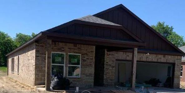 New construction Single-Family house 115 Dellis Street, Terrell, TX 75160 - photo 1 1