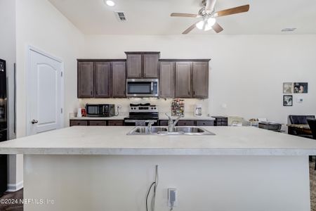 New construction Single-Family house 2340 Oak Stream Drive, Green Cove Springs, FL 32043 - photo 8 8