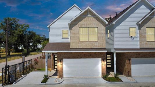 New construction Single-Family house 5407 Iconic Lane, Houston, TX 77091 - photo 0 0
