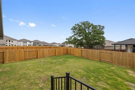 New construction Single-Family house 156 Woods Edge Ln, Georgetown, TX 78628 - photo 32 32