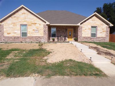 New construction Single-Family house 2701 Yeager Street, Fort Worth, TX 76112 - photo 0