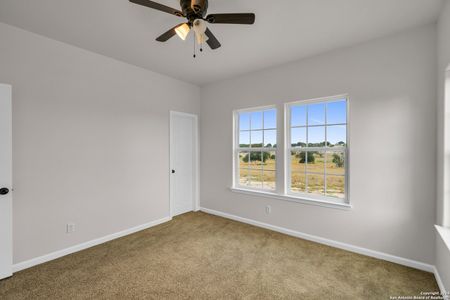 New construction Single-Family house 613 Lakeridge Ln, La Vernia, TX 78121 - photo 16 16