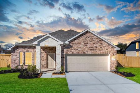 New construction Single-Family house 11118 Youngquist Drive, Mont Belvieu, TX 77535 The Aintree- photo 0