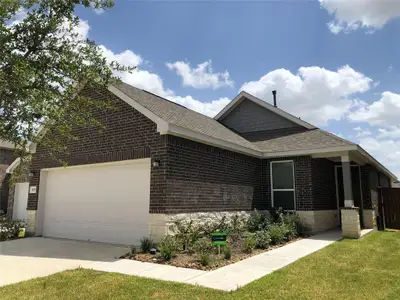 New construction Single-Family house 8119 Shelter Bay Lane, Cypress, TX 77433 - photo 0 0