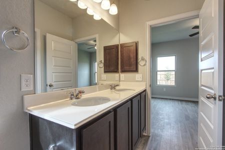 New construction Multi-Family house 9306 Frio Landing Landing, Converse, TX 78109 - photo 16 16