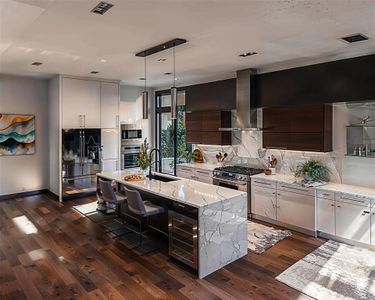 Gourmet Kitchen with upscale apprliances