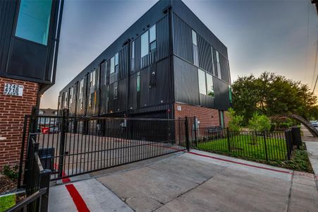 New construction Townhouse house 4719 Pacer Court, Dallas, TX 75204 - photo 28 28