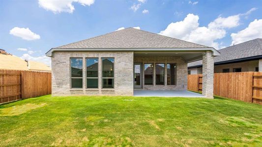 New construction Single-Family house 160 Plumbago Loop, Bastrop, TX 78602 Design 1984W- photo 21 21