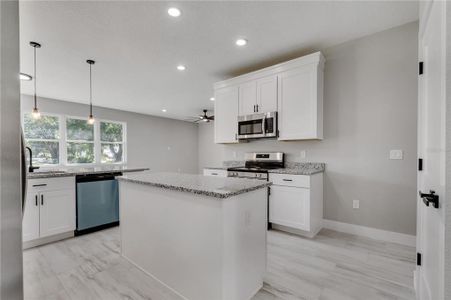 New construction Single-Family house 419 Pinar Drive, Orlando, FL 32825 - photo 15 15