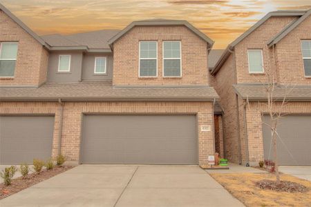 New construction Townhouse house 1322 Whipsaw Trail, Celina, TX 75009 - photo 0 0