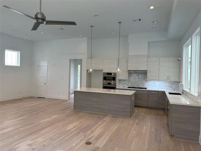 New construction Single-Family house 9813 Finch Falls Lane, Houston, TX 77080 - photo 4 4