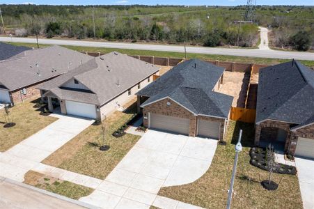 New construction Single-Family house 4222 Chadwick Road, Texas City, TX 77591 Plan 1505- photo 35 35