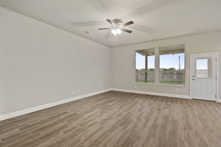New construction Single-Family house 3688 Rolling Meadows Drive, Grand Prairie, TX 76065 - photo 12 12