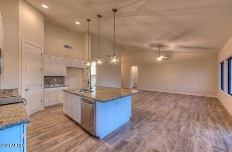 New construction Single-Family house 14001 W Beverly Road, Goodyear, AZ 85338 - photo 15 15