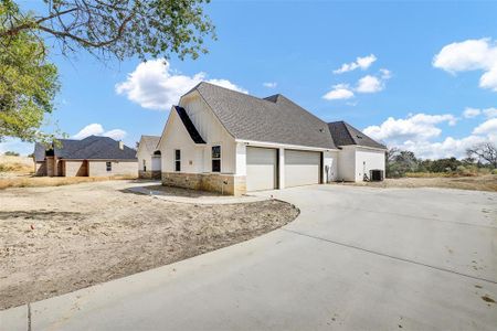 New construction Single-Family house 412 Red Bird Drive, Springtown, TX 76082 - photo 4 4