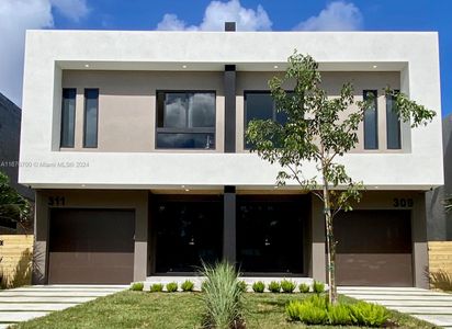 New construction Townhouse house 311 Sw 10Th St, Fort Lauderdale, FL 33315 - photo 0