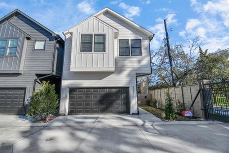 New construction Townhouse house 405 Alvia Run Lane, Unit A2, Houston, TX 77018 - photo 0