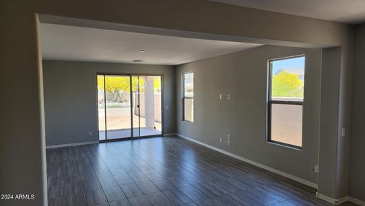 New construction Single-Family house 8812 W Luke Avenue, Glendale, AZ 85305 - photo 3 3
