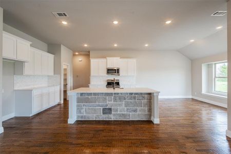 New construction Single-Family house 3563 Meadow View Lane, Greenville, TX 75402 - photo 5 5