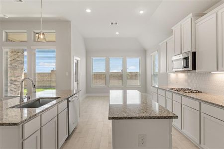 New construction Single-Family house 4711 Whisperwood Drive, Rosenberg, TX 77471 Plan 623- photo 4 4