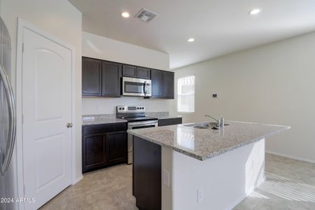 New construction Single-Family house 5282 E Umber Road, San Tan Valley, AZ 85143 - photo 11 11