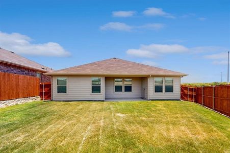 New construction Single-Family house 9401 Fallston Drive, Fort Worth, TX 76108 - photo 32 32
