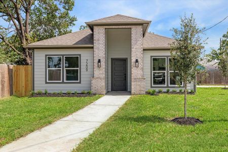 New construction Single-Family house 7209 Sherman Street, Houston, TX 77011 - photo 0