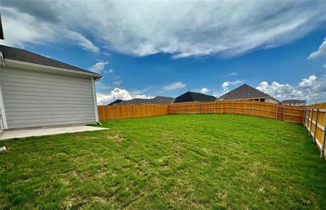 New construction Single-Family house 135 Hidalgo Dr, Elgin, TX 78621 - photo 2 2