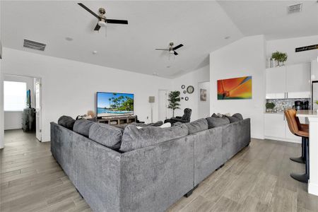 New construction Single-Family house 373 Villa Sorrento Circle, Haines City, FL 33844 - photo 19
