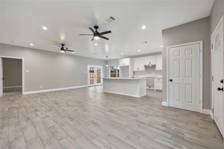 New construction Single-Family house 7505 Pointer Street, Houston, TX 77016 - photo 4 4