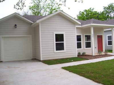 New construction Single-Family house 900 W Florence Street, Denison, TX 75020 - photo 1 1