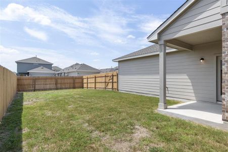 New construction Single-Family house 909 Paddock Lane, Georgetown, TX 78626 - photo 27 27