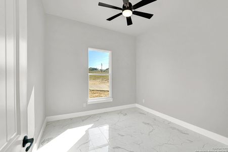 New construction Single-Family house 105 Hondo Ridge, La Vernia, TX 78121 - photo 27 27