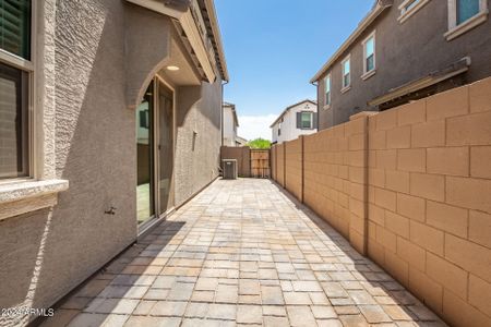 New construction Single-Family house 5824 W Encinas Lane, Phoenix, AZ 85043 - photo 39 39