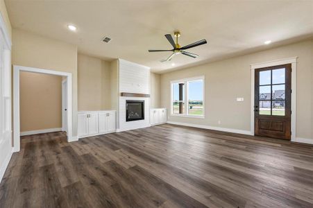 New construction Single-Family house 1560 Dixie Estates Way, Whitesboro, TX 76273 - photo 2 2