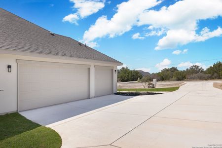 New construction Single-Family house 331 Toucan Dr, Spring Branch, TX 78070 - photo 35 35