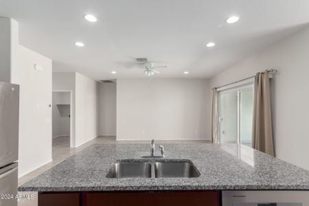 New construction Single-Family house 1046 W Chimes Tower Drive, Casa Grande, AZ 85122 - photo 5 5