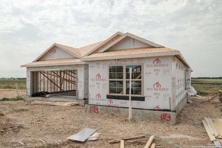 New construction Single-Family house 1113 Water Valley, Seguin, TX 78155 - photo 1 1