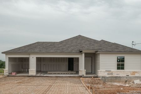 New construction Single-Family house 112 Reno Trail, Floresville, TX 78114 Kingsley- photo 8 8