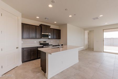 New construction Single-Family house 24195 W Hess Avenue, Buckeye, AZ 85326 - photo 6 6