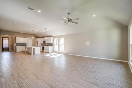 New construction Single-Family house 9944 Mescalbean, Fort Worth, TX 76036 - photo 3